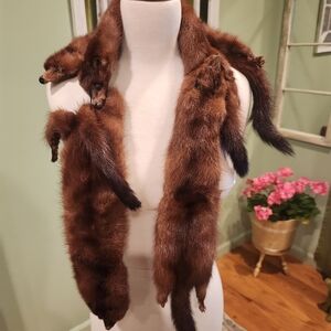Luxurious Brown Vintage Fur Stole with Animal Details